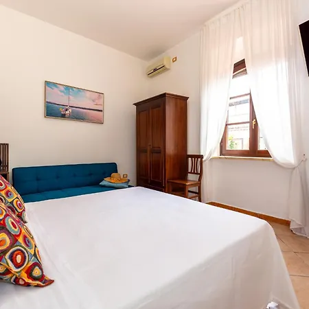 Hibiscus Bed and Breakfast 4*